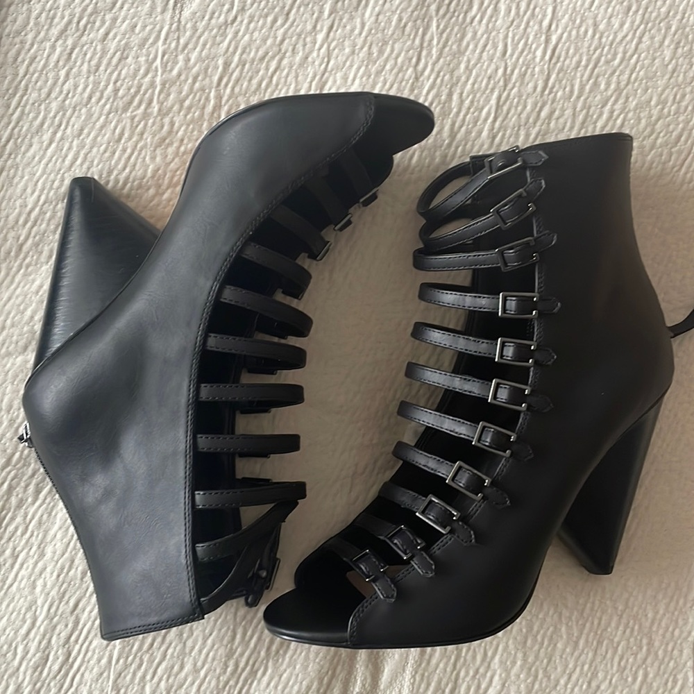 BCBG Alise Smith Heel
